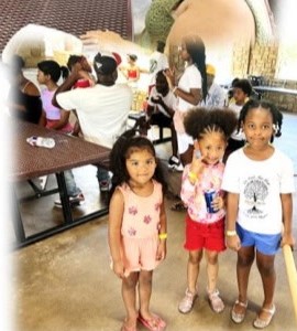 Three little girls in reunion T-shirts